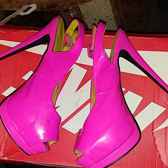 Ed hardy pumps - Picture 5 of 5